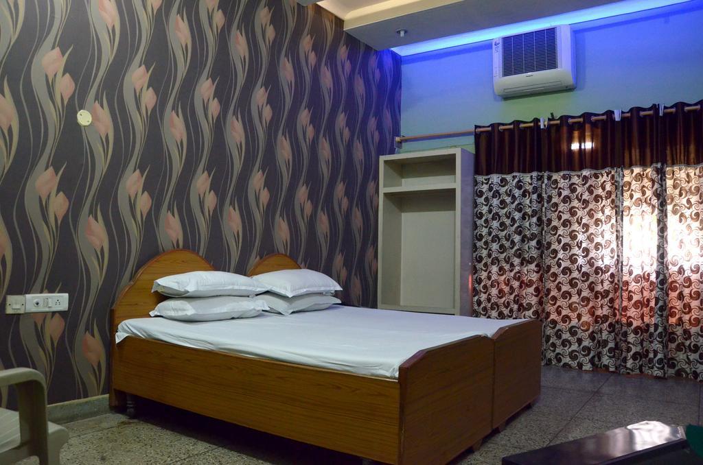 Hotel New Bakshi House Agra  Kamer foto