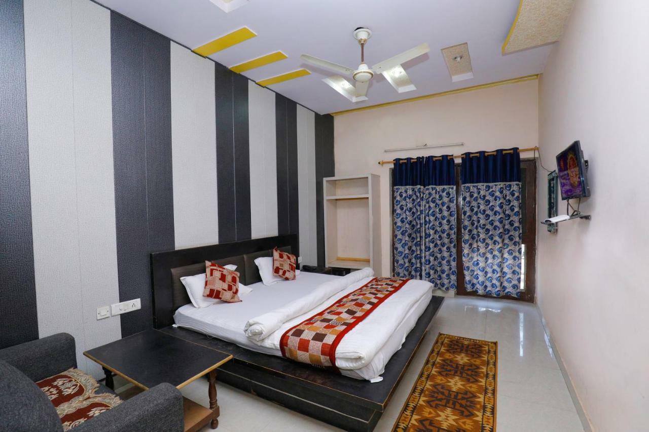 Hotel New Bakshi House Agra  Buitenkant foto